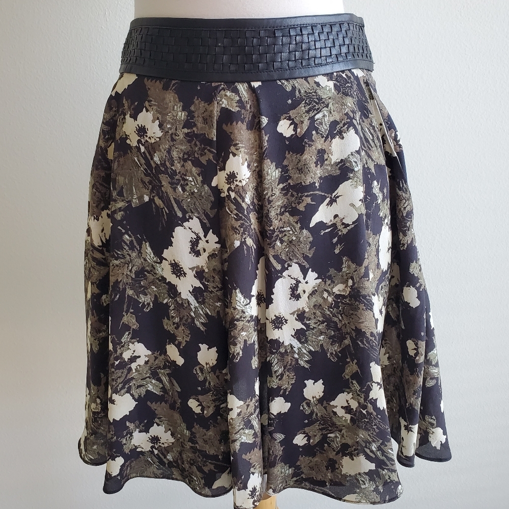 Elizabeth And James Silk Floral Skirt - Sz Small